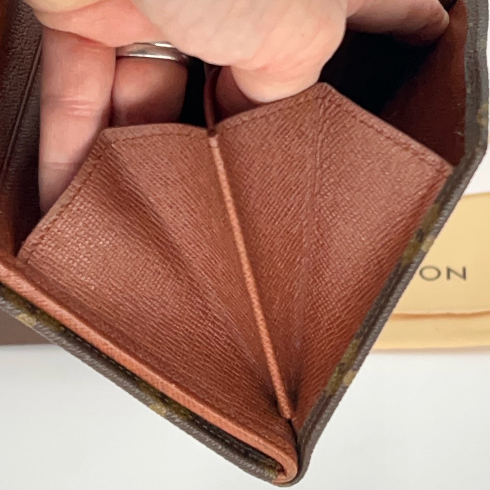 Louis Vuitton Monogram Two Sided Wallet Very Good Condition w/Box and Dust Bag - Picture 15 of 16